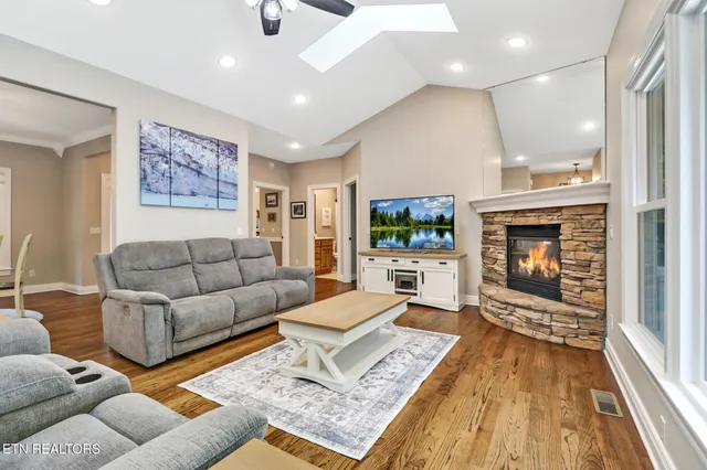 $635,000 | 31 Holly Lane, Fairfield Glade, TN 38558