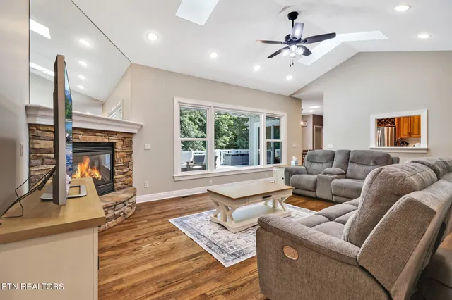 $635,000 | 31 Holly Lane, Fairfield Glade, TN 38558