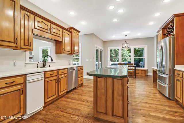 $635,000 | 31 Holly Lane, Fairfield Glade, TN 38558