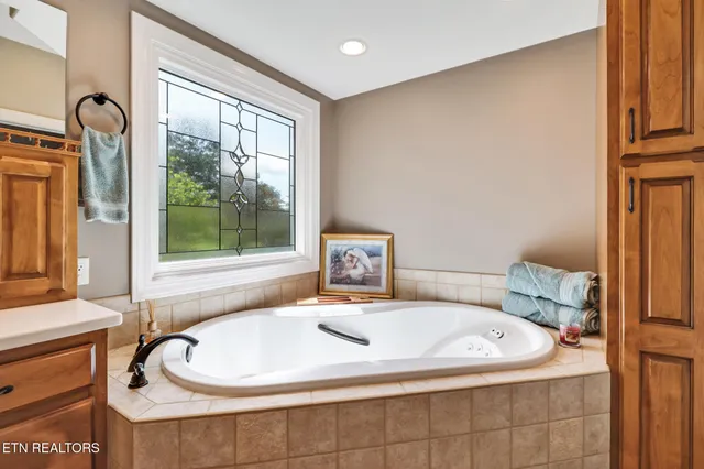 $635,000 | 31 Holly Lane, Fairfield Glade, TN 38558