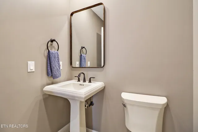 $635,000 | 31 Holly Lane, Fairfield Glade, TN 38558