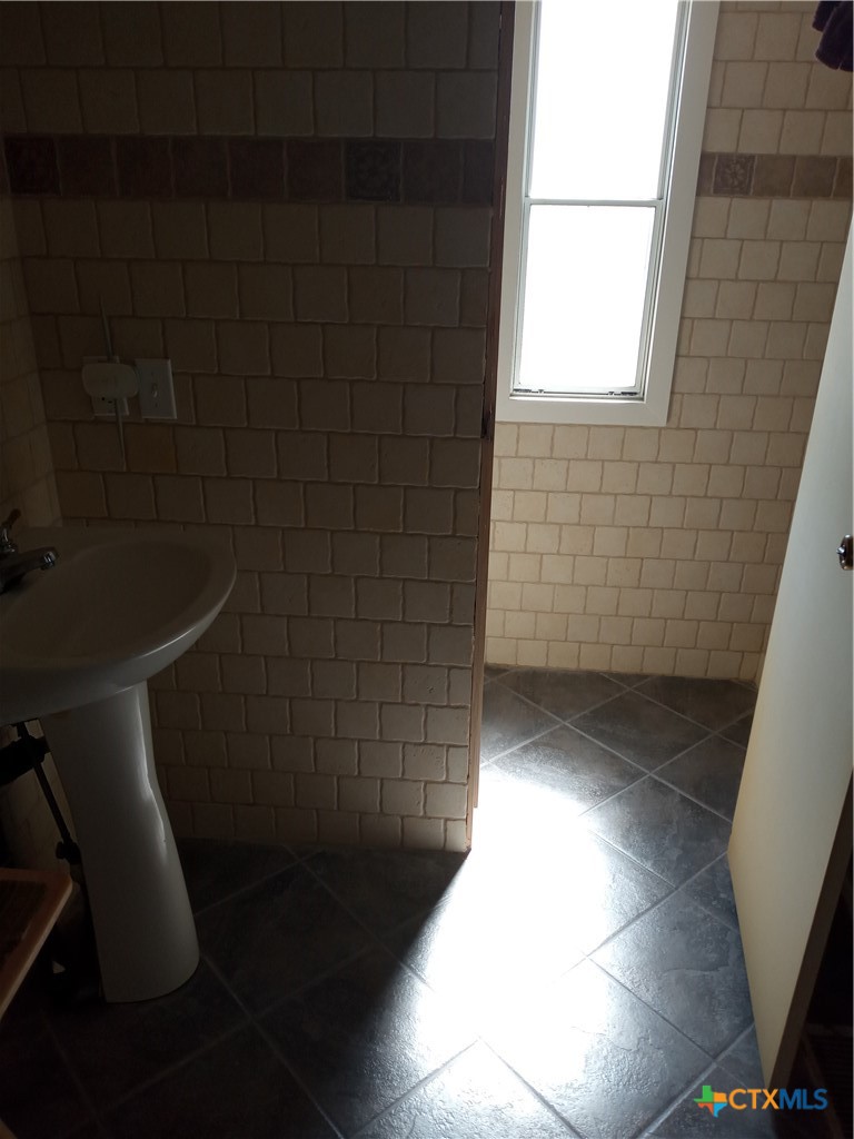 842 Burkhart Road Victoria, TX 77905 - Photo 15 of 44