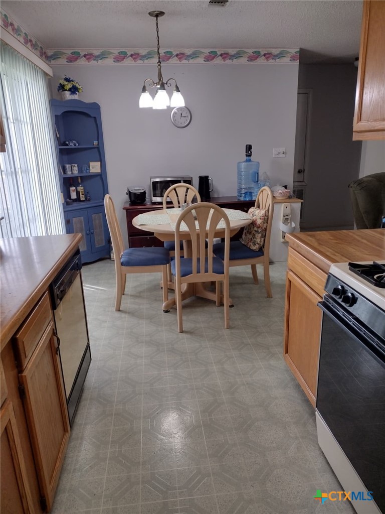 842 Burkhart Road Victoria, TX 77905 - Photo 33 of 44