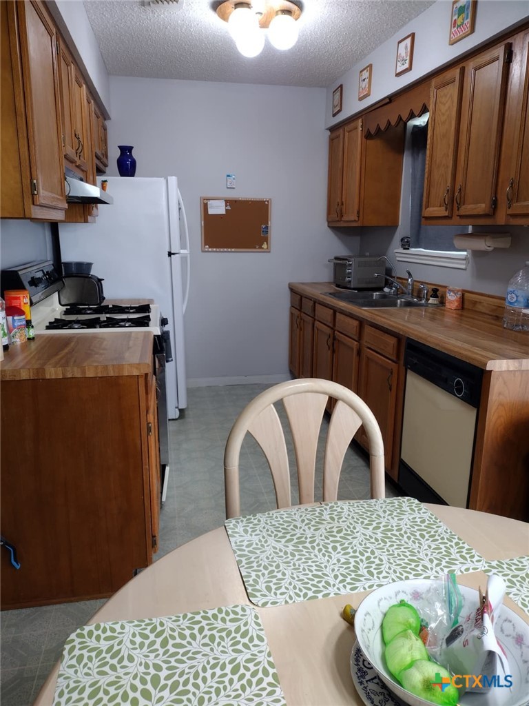 842 Burkhart Road Victoria, TX 77905 - Photo 34 of 44