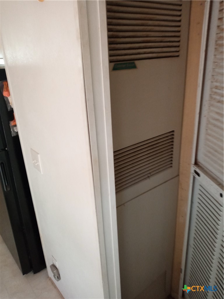 842 Burkhart Road Victoria, TX 77905 - Photo 6 of 44