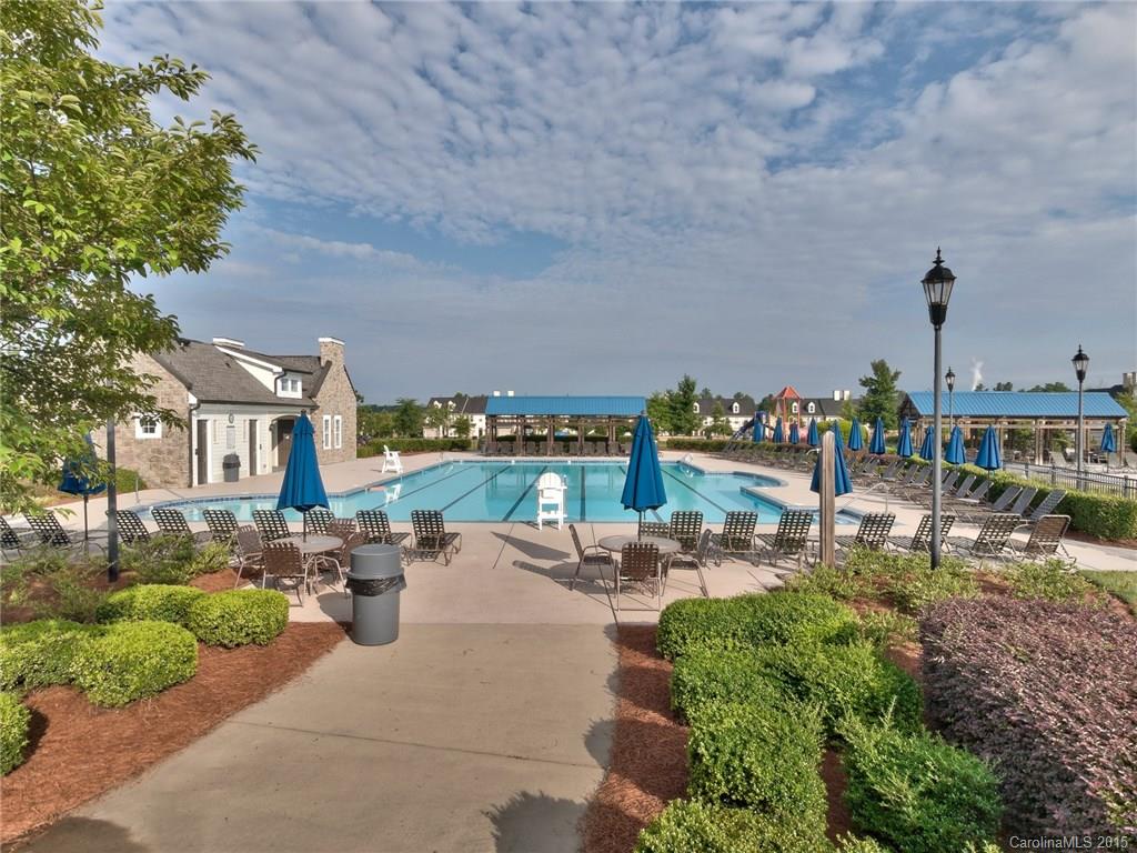 9205 Inverness Bay Road Charlotte, NC 28278 - Photo 3 of 11 Gallery Image 3