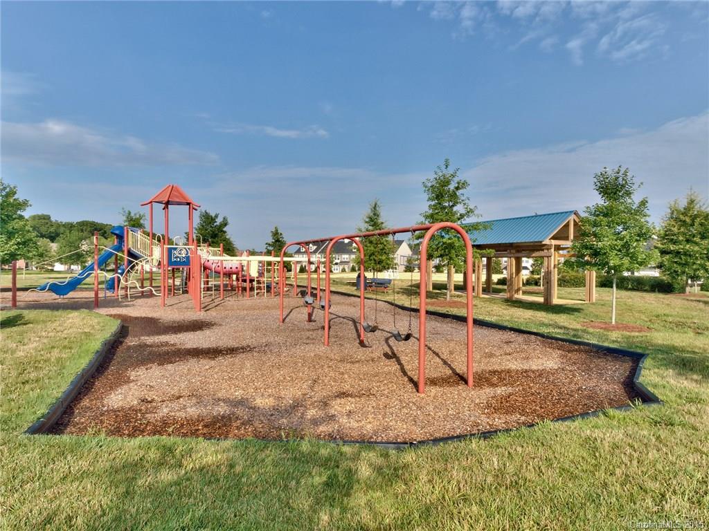 9205 Inverness Bay Road Charlotte, NC 28278 - Photo 6 of 11 Gallery Image 6