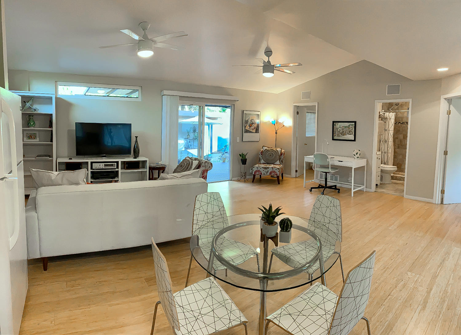 110 Canada Street Ojai, CA 93023 - Photo 7 of 30 7. Greatroom