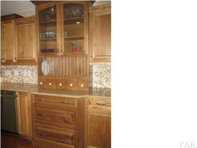 1375 Ridge Way Cantonment, FL 32533 - Photo 3 of 10 No particle board here!