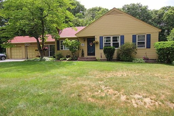 66 Berwick Road Attleboro, MA 02703 - Photo 3 of 20 Gallery Image 3