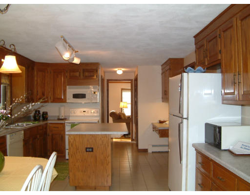 11 Pueblo Road Medfield, MA 02052 - Photo 12 of 19 Gallery Image 12