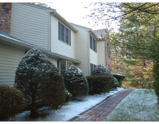 11 Pueblo Road Medfield, MA 02052 - Photo 2 of 19 Gallery Image 2