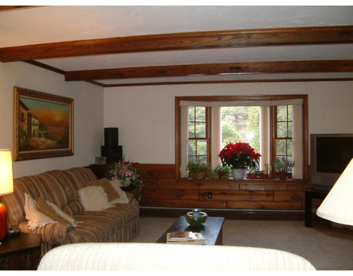 11 Pueblo Road Medfield, MA 02052 - Photo 8 of 19 Gallery Image 8