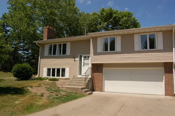 $250,000 | 1693 Covington Lane, Eagan, MN 55122