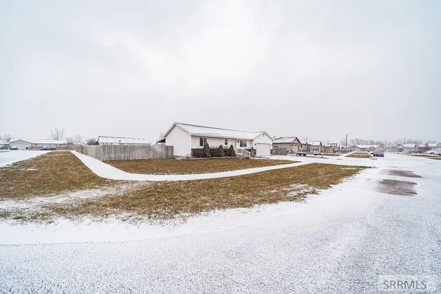 $390,000 | 3321 East Larson Drive, Idaho Falls, ID 83401