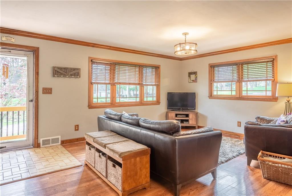 271 Manor Road Wexford, PA 15090 - Photo 3 of 25