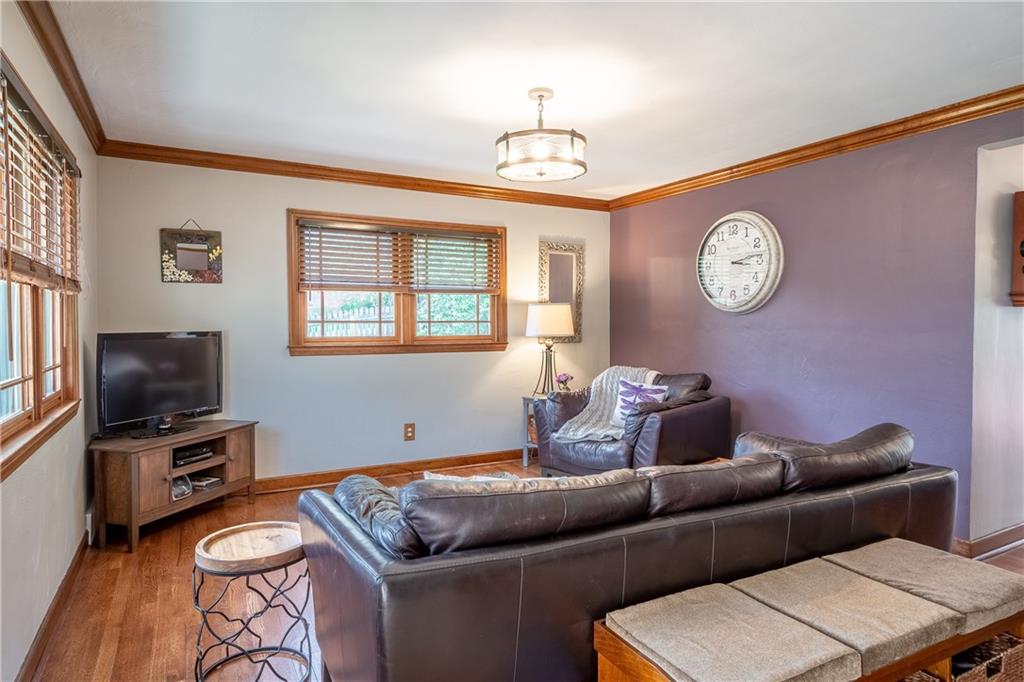 271 Manor Road Wexford, PA 15090 - Photo 4 of 25