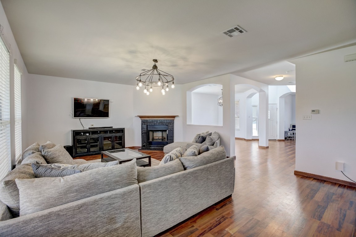 305 Waterlily Way Hutto, TX 78634 - Photo 10 of 40