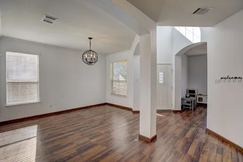 $350,000 | 305 Waterlily Way, Hutto, TX 78634