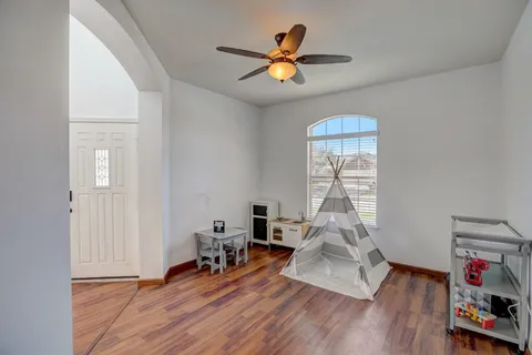 $350,000 | 305 Waterlily Way, Hutto, TX 78634