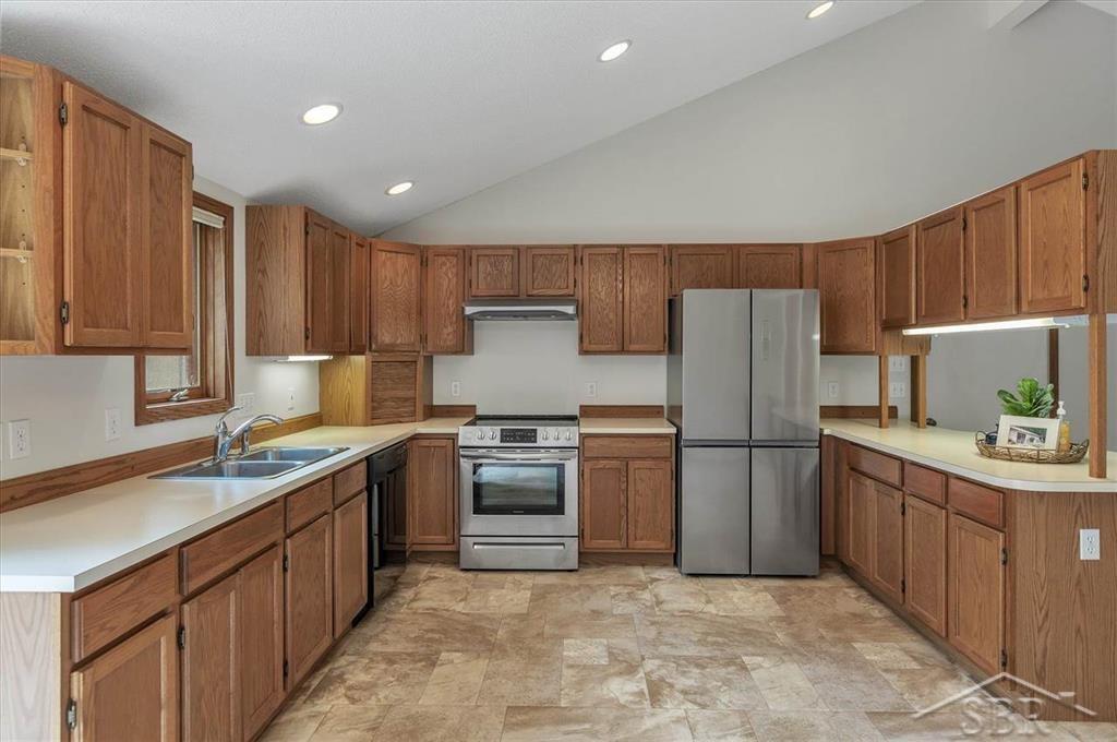 5114 Raintree Drive Midland, MI 48640 - Photo 7 of 26 50048901-6.JPG