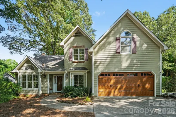$425,000 | 3032 Oakcroft Drive, Matthews, NC 28105