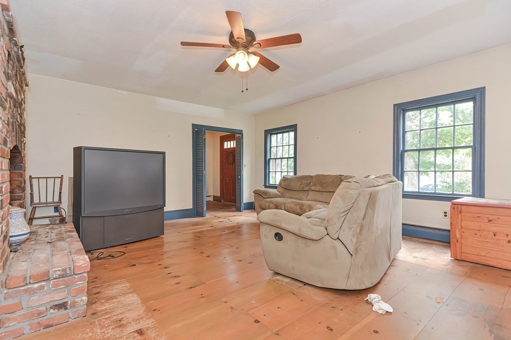 42 True Road Salisbury, MA 01952 - Photo 7 of 18