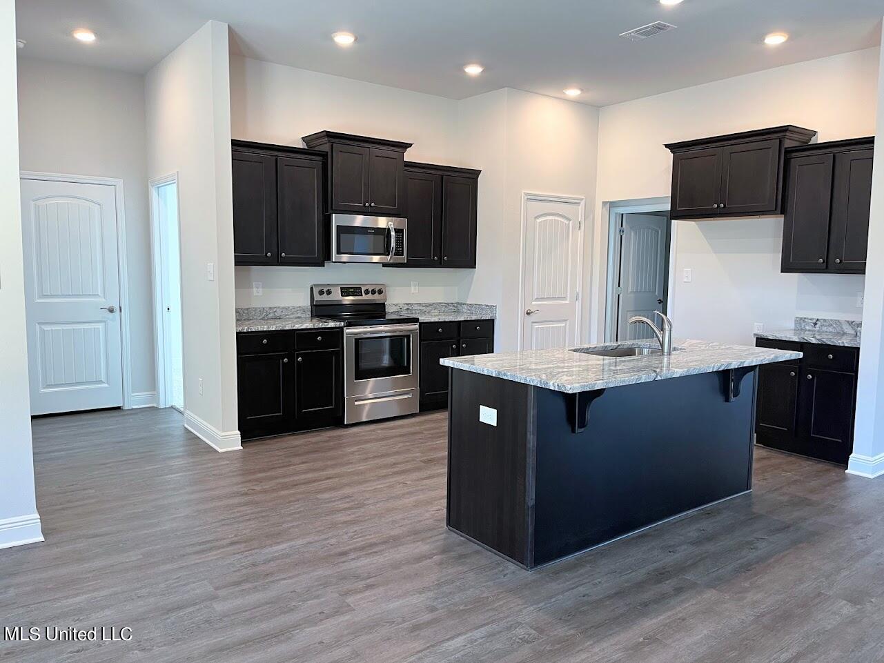 6203 Roxanne Way Biloxi, MS 39532 - Photo 5 of 31 lot 47 kitchen 2