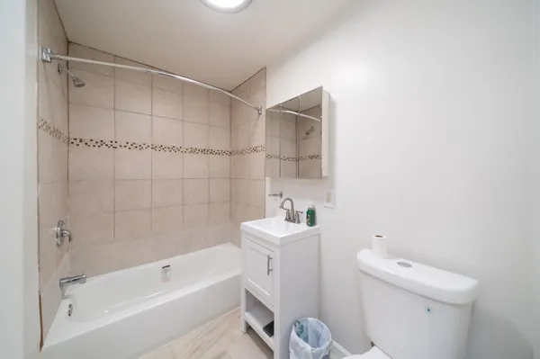$2,200 | 365 Claremont Avenue, Unit 1, Jersey City, NJ 07305