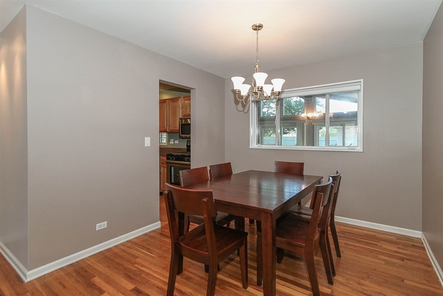 565 Morgan Lane Hoffman Estates, IL 60169 - Photo 5 of 25