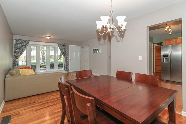 565 Morgan Lane Hoffman Estates, IL 60169 - Photo 6 of 25