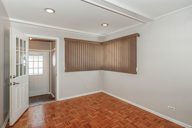 565 Morgan Lane Hoffman Estates, IL 60169 - Photo 10 of 25