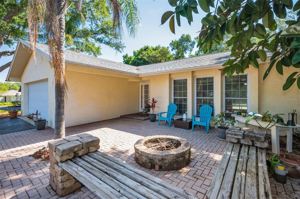 520 Sandy Hook Road Palm Harbor, FL 34683 - Photo 3 of 76