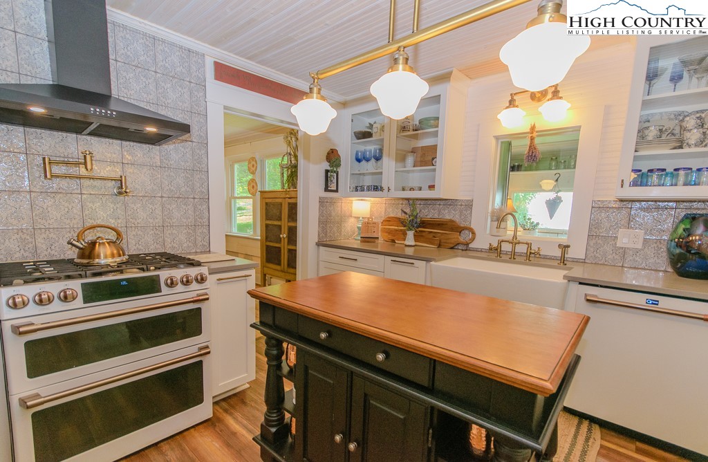 403 Linville Creek Road Vilas, NC 28692 - Photo 12 of 46 Gallery Image 12