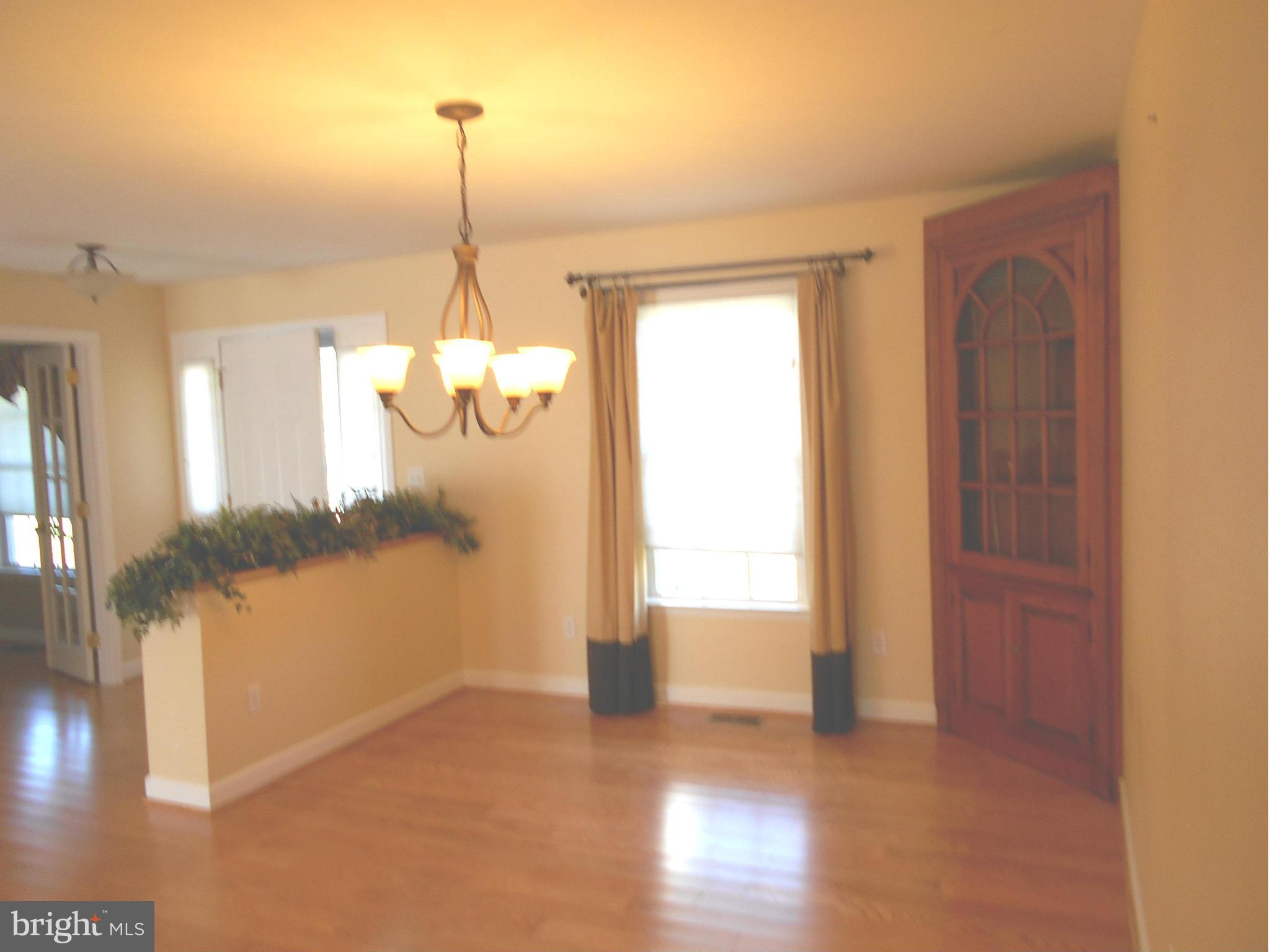 1119 Klees Mill Road Westminster, MD 21157 - Photo 15 of 27 Interior (General)