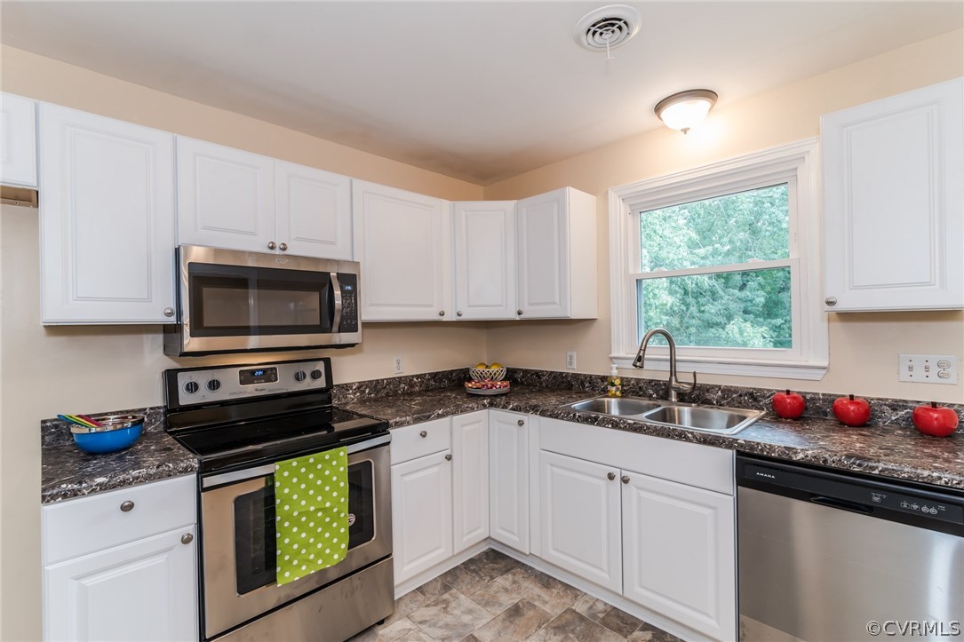 307 Hummingbird Road Richmond, VA 23227 - Photo 14 of 39 Gallery Image 14