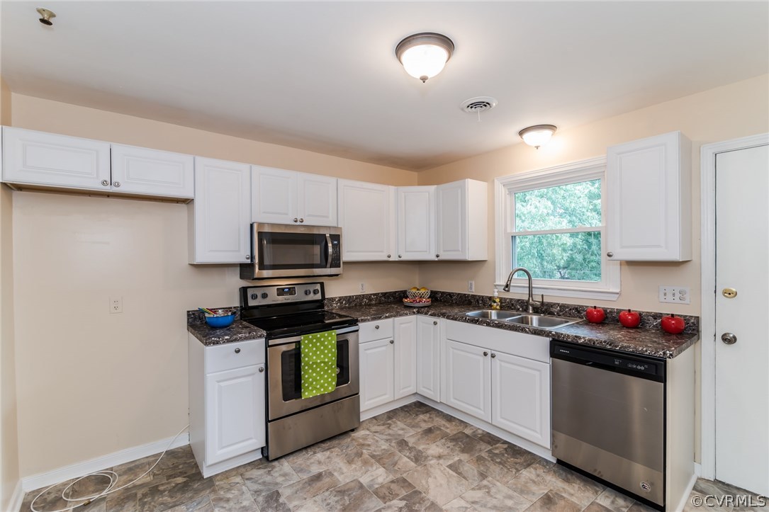 307 Hummingbird Road Richmond, VA 23227 - Photo 15 of 39 Gallery Image 15