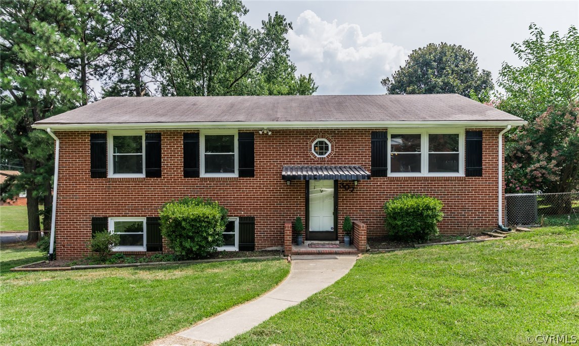 307 Hummingbird Road Richmond, VA 23227 - Photo 3 of 39 Gallery Image 3