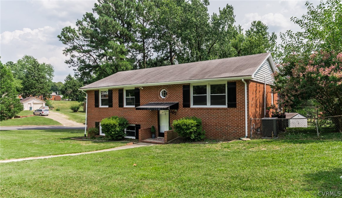 307 Hummingbird Road Richmond, VA 23227 - Photo 5 of 39 Gallery Image 5