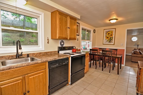 18 Fairbrook Road Framingham, MA 01701 - Photo 6 of 18 Gallery Image 6