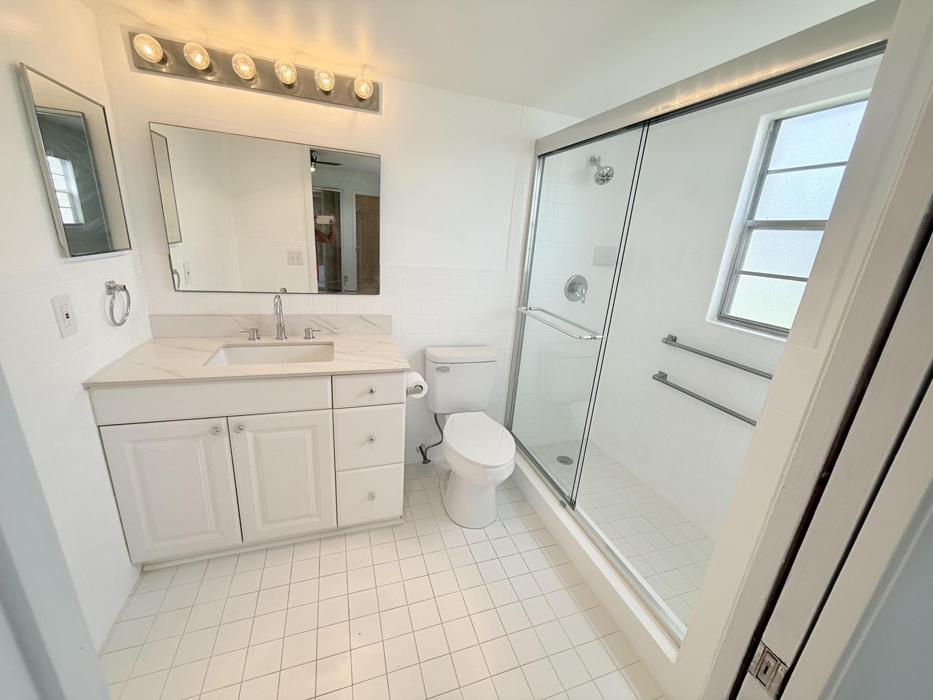 1036 Hythe B, Unit B Boca Raton, FL 33434 - Photo 24 of 53 0-4