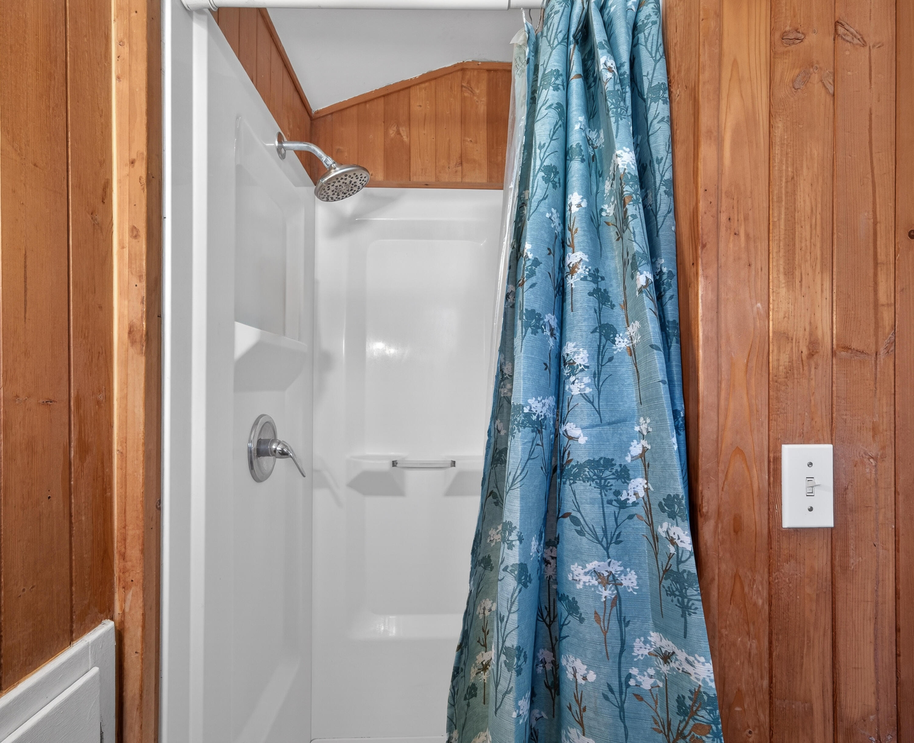 1207 Grant Street Lake Geneva, WI 53147 - Photo 33 of 40 Apartment Bathroom