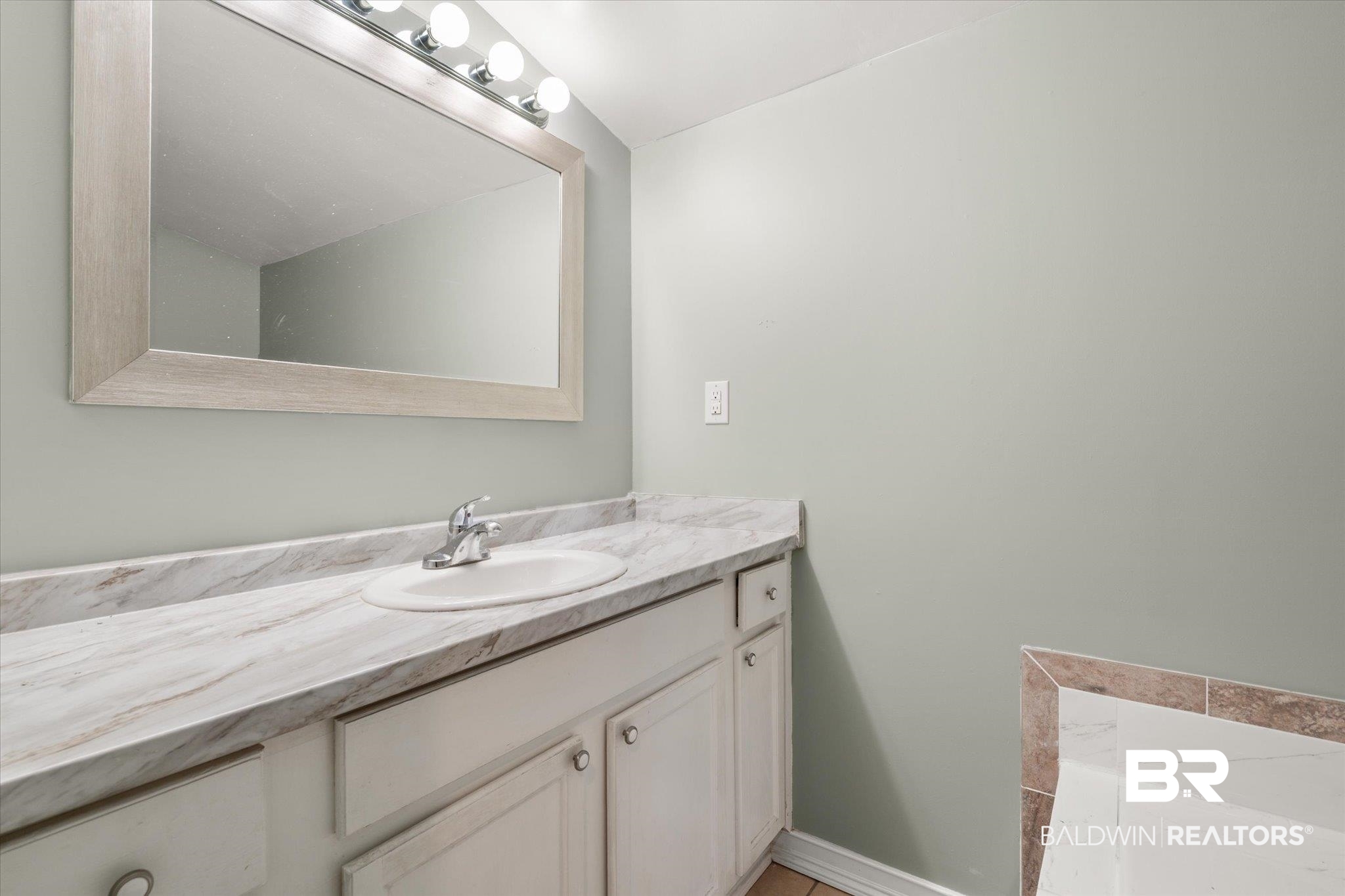529 Cleveland Road Saraland, AL 36571 - Photo 15 of 31 Bathroom featuring vanity