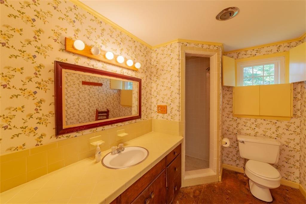 8 Pond Head Road Southport, ME 04576 - Photo 15 of 20 Master bath with tile shower and...