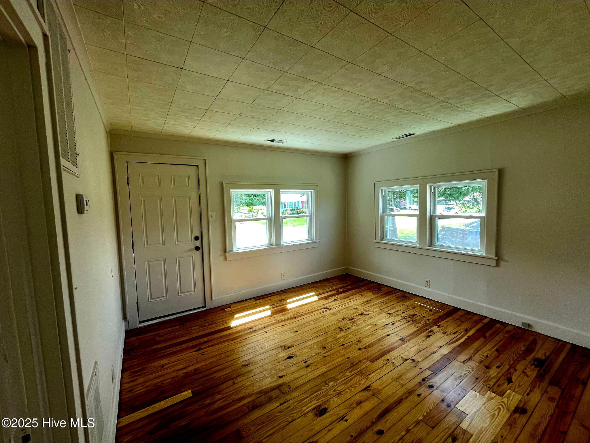 208 Country Club Road Camden, NC 27921 - Photo 4 of 12 Family Room