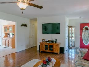 620 Chestnut Ridge Road Afton, TN 37616 - Photo 10 of 24 Living Room