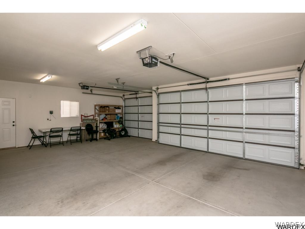 4192 East Stampede Road Kingman, AZ 86401 - Photo 31 of 35 3 Car Garage