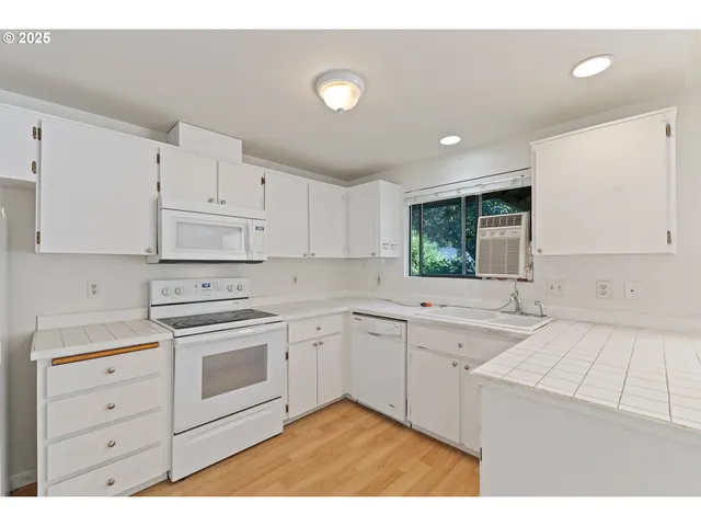 $524,000 | 4494 Southwest 179th Avenue, Beaverton, OR 97078