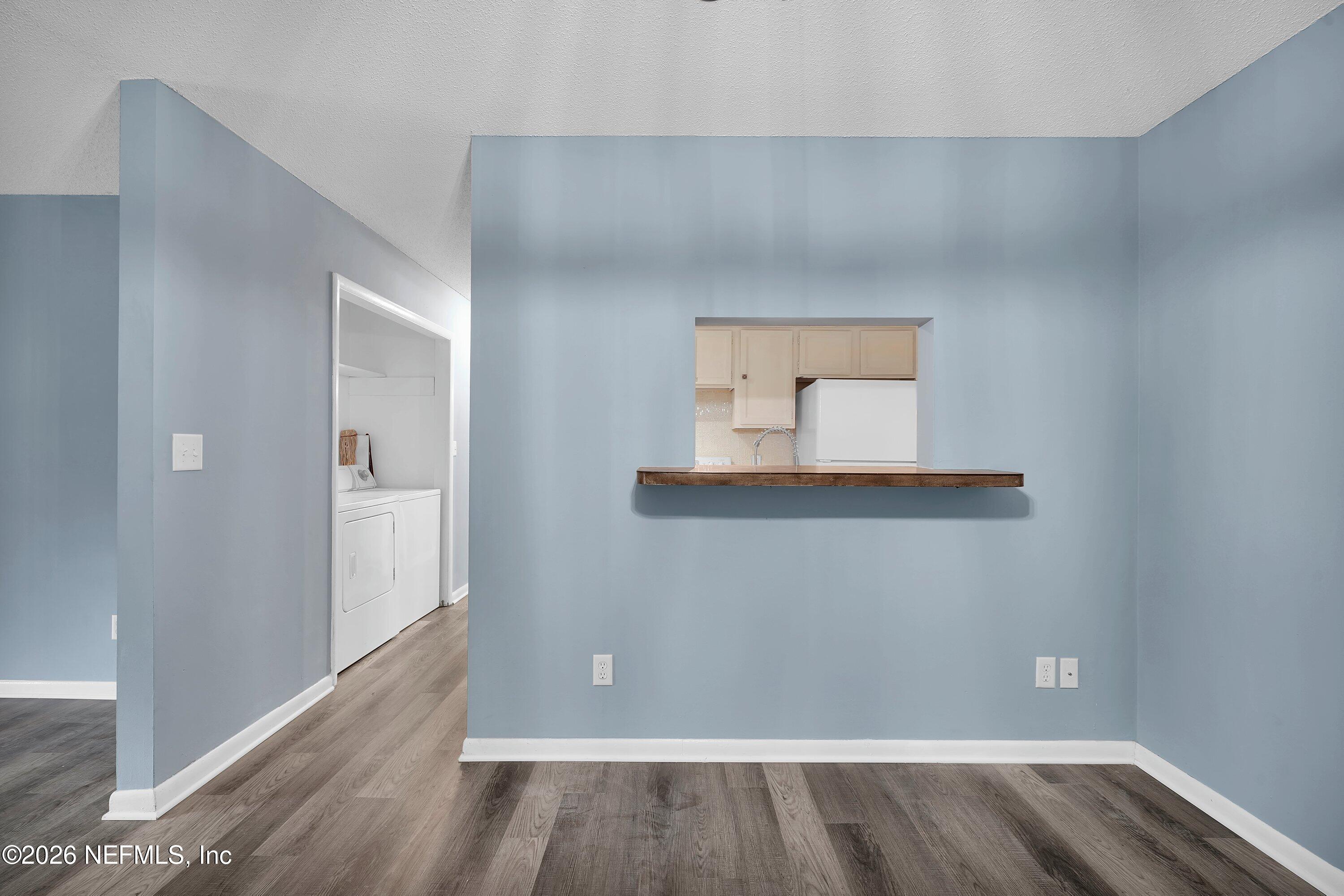 3765 Crown Point Road, Unit 13 Jacksonville, FL 32257 - Photo 16 of 37 a view of a hallway