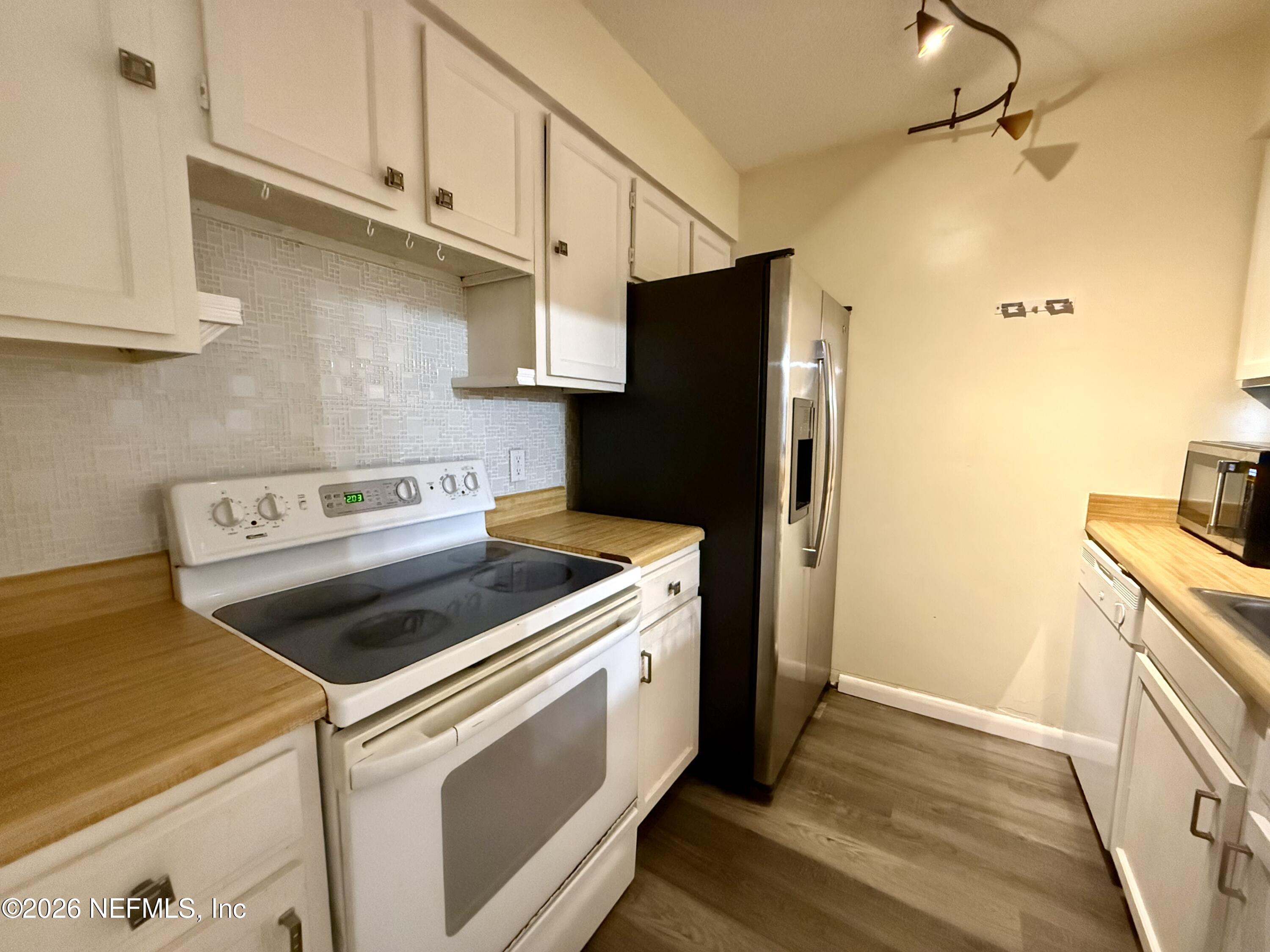 3765 Crown Point Road, Unit 13 Jacksonville, FL 32257 - Photo 17 of 37 IMG_2250